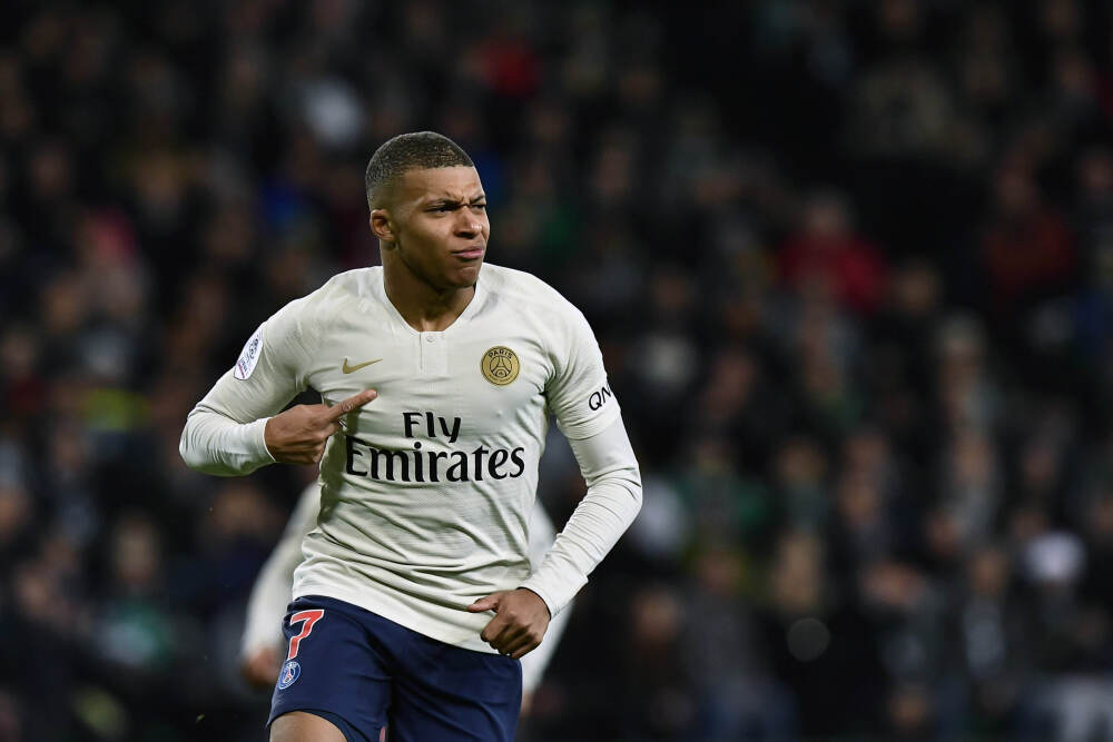 万毫安电池成主流: 续航焦虑真的消失了吗?